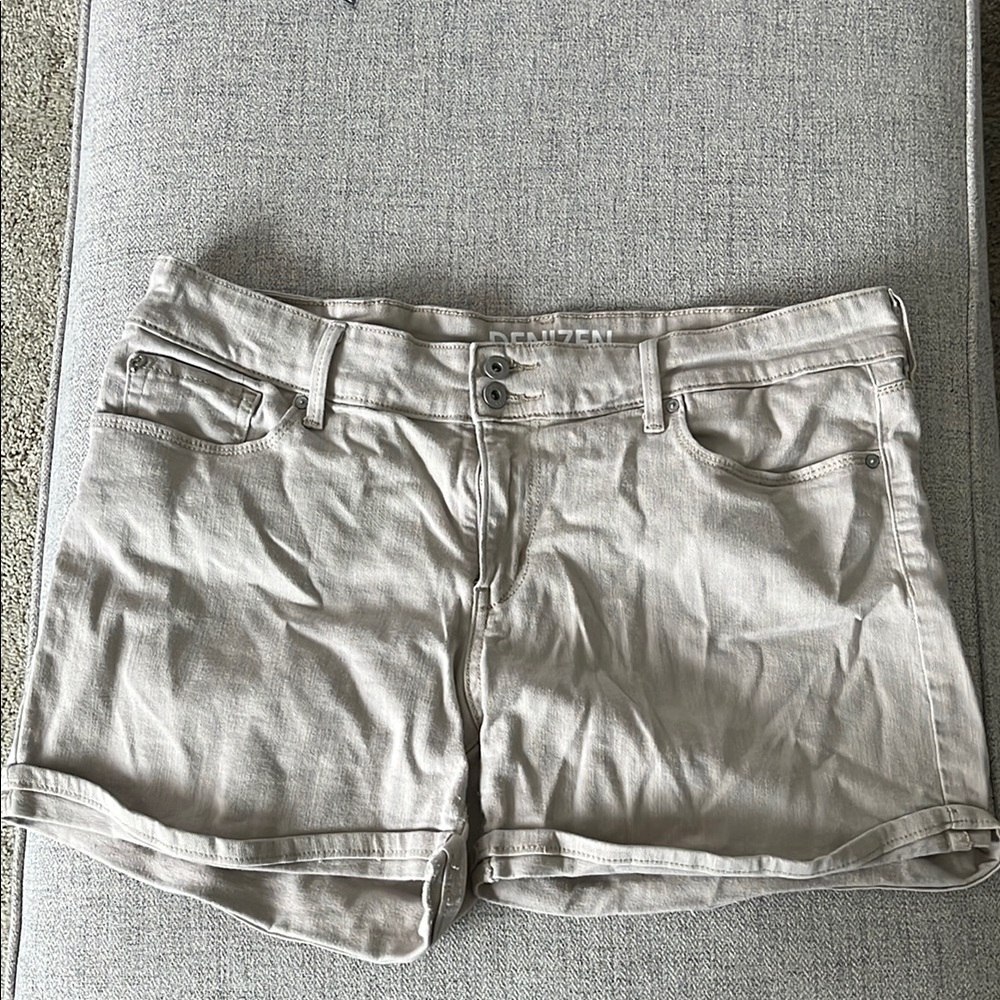 Denizen from Levi's Women's Tan Shorts size 14.